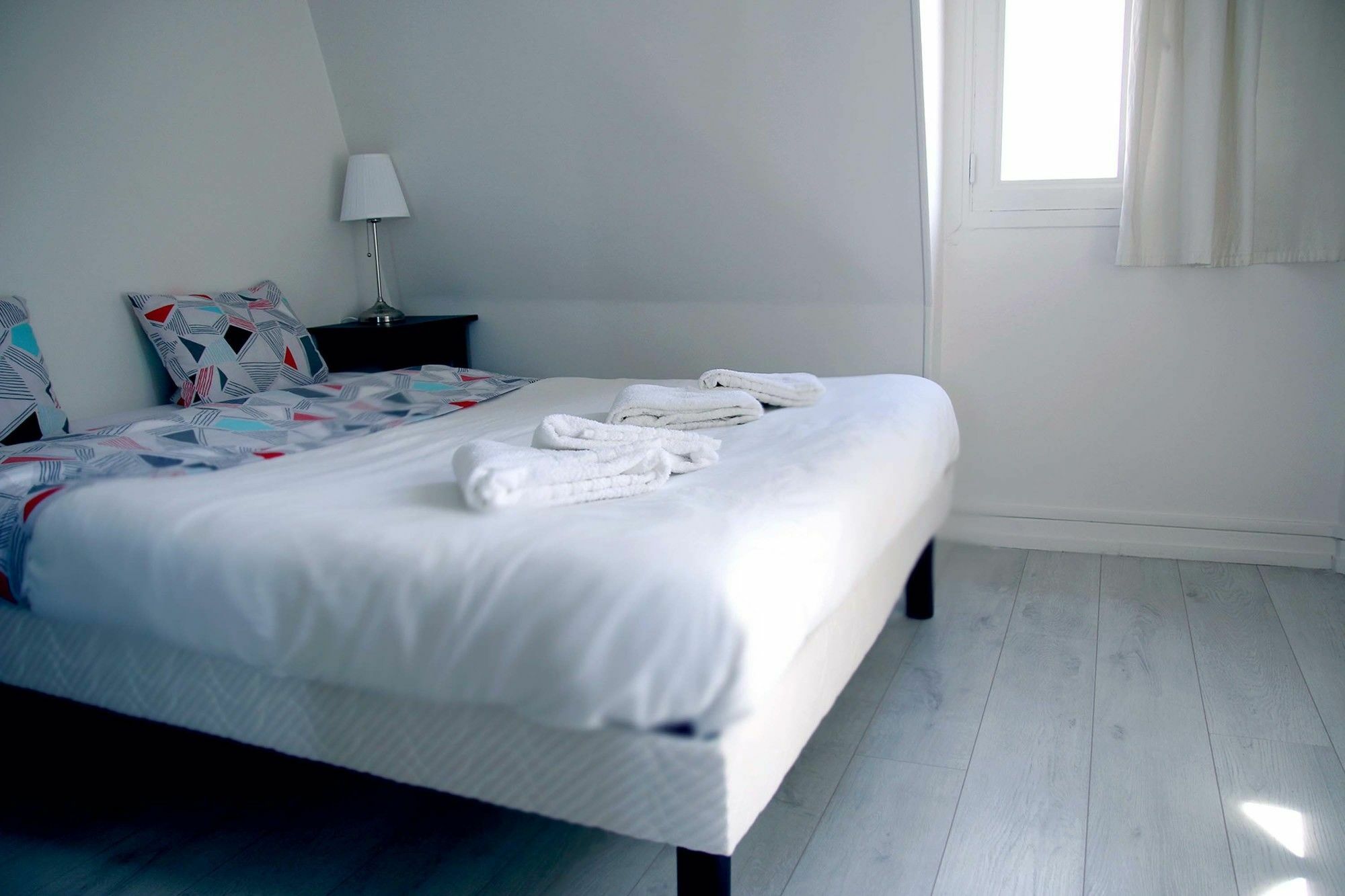 Rue De Ponthieu Central Furnished Apartment ปารีส ภายนอก รูปภาพ